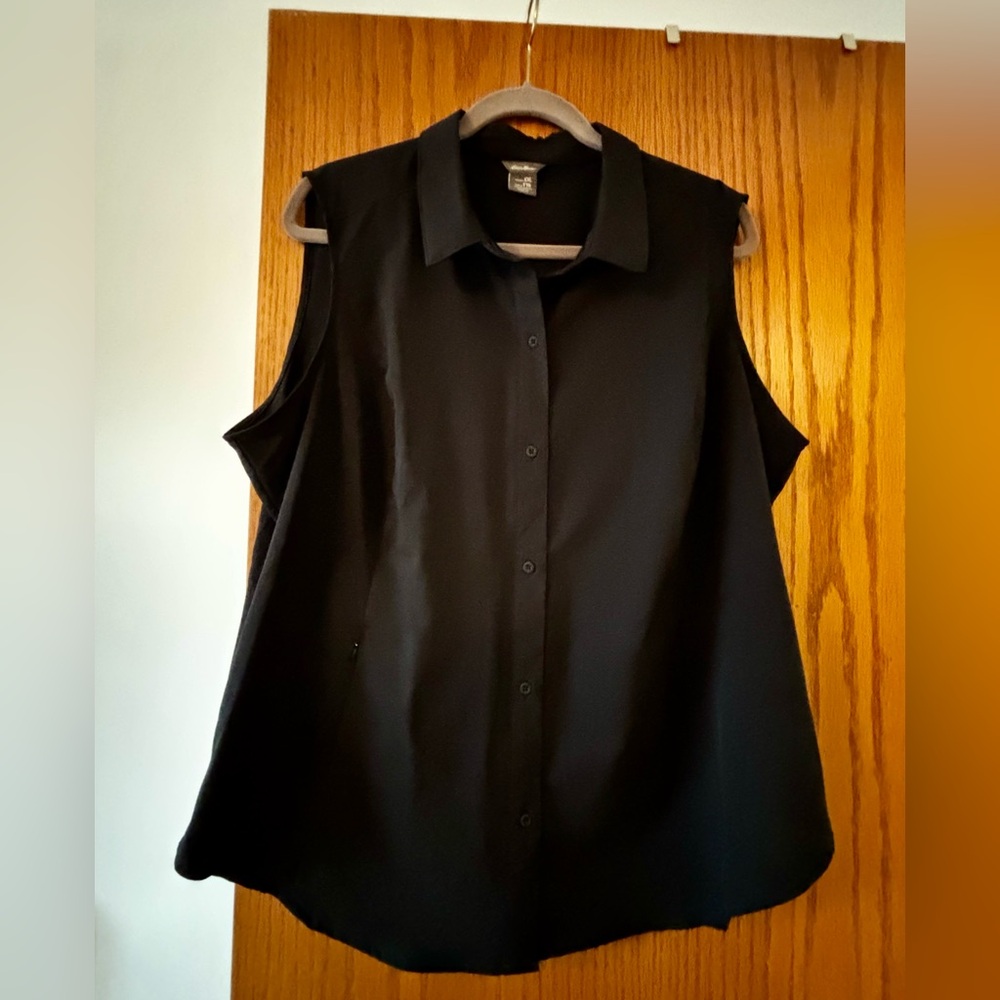 Eddie Bauer Black Sleeveless Button-Up Tank Top
